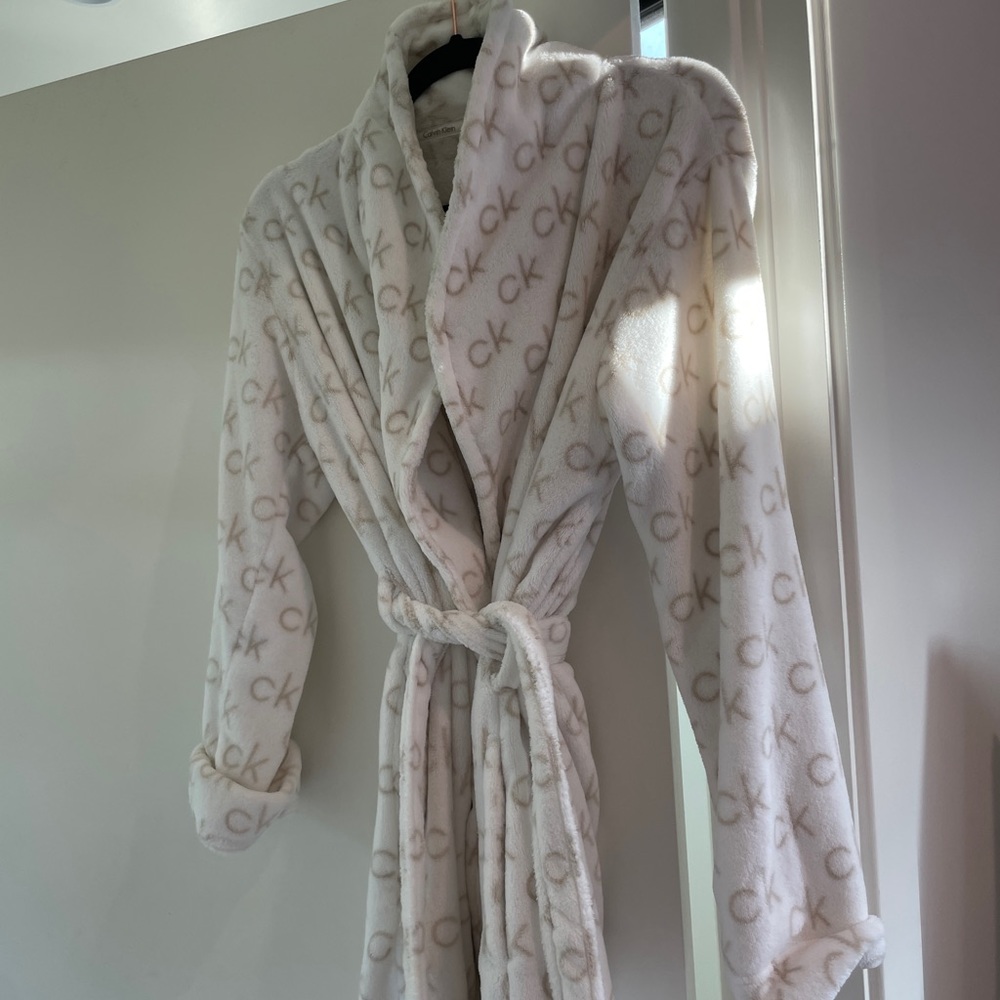 Calvin Klein Bath Robe - Picture 2 of 3